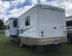 2003 Damon Daybreak 34' Motorhome