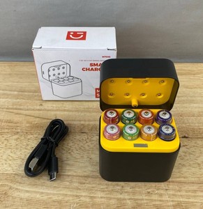 Mini Sou M7036 AA Li-Ion Smart Charger With 8 1.5V Rechargeable Batteries - Brand New
