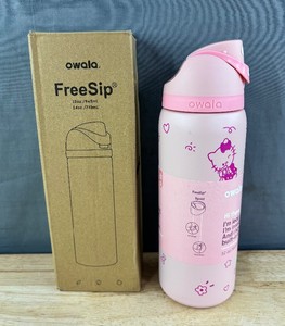 Owala Hello Kitty FreeSip 32oz Watter Bottle Tumbler - Brand New I