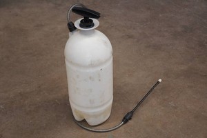 Plymouth Garden 2 Gallon Yard Sprayer