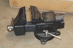 Olympia Cast Iron 4 Mechanics Bench Vise