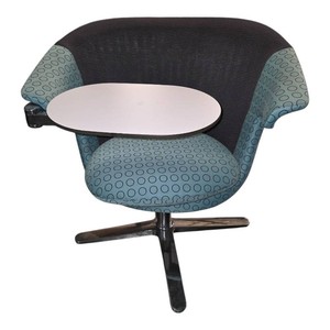 Steelcase i2i Swivel Lounge Chair Retails new for $2600