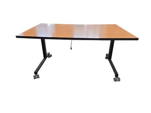Mobile training tablebuilt-in power module