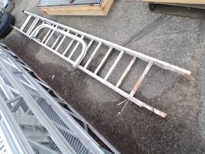 20 Extension Ladder with Stabilizing Bar
