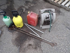 2 Sprayer, Hose Reel, Horse Shoe Stake and 2 anchors