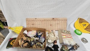 Folk Art Photo Album, Vintage Change Purse, Tonte, Snack Tray