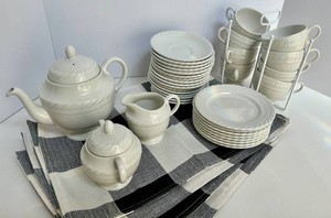 Ralph Lauren Wedgwood Clearwater 43-Piece China Service