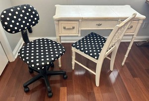 Vanity Desk, Chair & Rolling Chair Set (3 Piece)