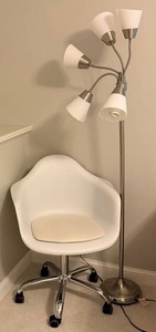White Molded Plastic Rolling Chair &amp Five-Head Floor Lamp Mixed Lot
