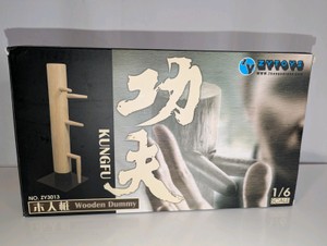 NIB  16 scale ZYTOYS model of a Kung Fu wooden dummy