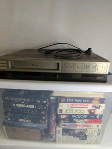 Vintage untested Zenith VHS recorder with huge VHS Tape Lot, Including Black Diamond Disney Jungle Book, Lion King, Lady and the Tramp Movies