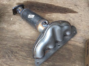 Automotive Catalytic Converter wManifold