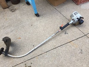 ECHO GT-200R Gas Trimmer - Pulls Over