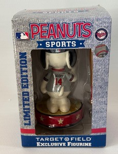 Snoopy Peanuts Targe Field Exclusive Figurine Minnesota Twins Baseball - New in Box