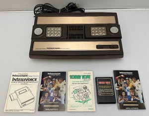 1979 Intellivision Model 2609 Game Console With DONKEY KONG Game