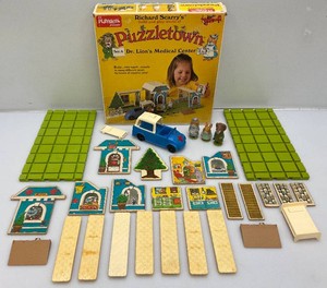 Vintage Playskool Richard Scarrys Puzzletown Set A Dr. Lions medical Center (Seems Complete) In Original Box