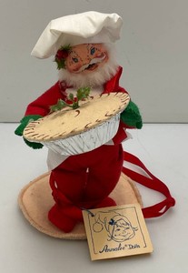 Vintage ANNALEE Dolls Santa With Pie 8 Figurine