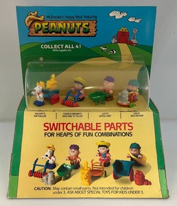 Vintage McDonalds Happy Meal PEANUTS Counter Display 10 x 16 x 17 12