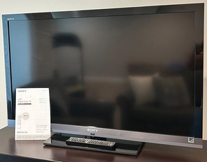 Sony 40 LCD TV With Remote & Manual