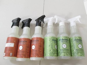 6 16 Oz spray bottles of Mre Meyers...