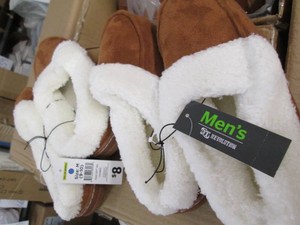 2 Pairs Mens M slippers...