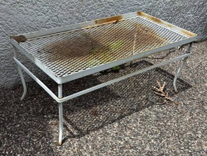FY - Vintage White Metal Planter Stand