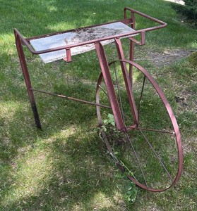 FY - Wheelbarrow Style Yard Decor