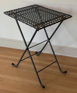 LR - Lattice Top Metal Accent Table