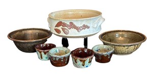 LR - Collection of Signed Pottery Bowls & Ramekins