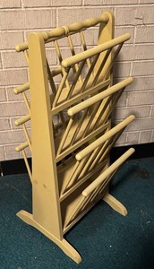 LLR - Vintage Magazine Rack   Literature Stand