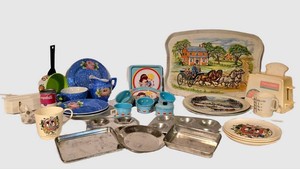 LL - Vintage Doll Dishes Mixed Set Tin Plates, Porcelain Set & Kiddy-Matic Toaster