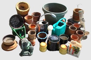 G - Garden Planters, Scotts HandyGreen II Spreader & Watering Can Mixed Lot