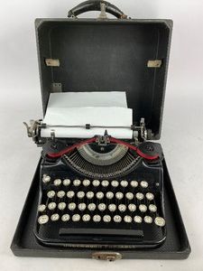 Vintage Underwood Portable Typewriter