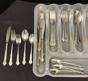 LR - Select Stainless Flatware Set
