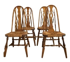 FR - Windsor Style Dining Chairs (Lot of 4)