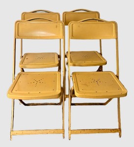 FR - Vintage Folding Chairs - Hi-Bid (Lot of 4)