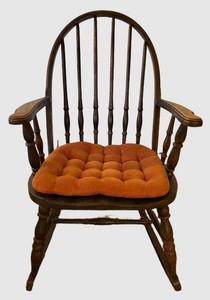 FR - Vintage Windsor Style Rocking Chair