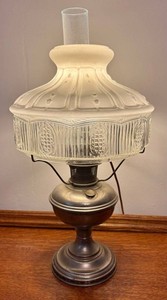 DR - Vintage Aladdin Lamp Model 11 Milkglass Shade