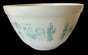 K - Vintage Pyrex Bowl Vintage Amish Butterprint Small Mixing Bowl