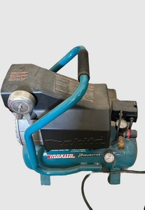 G - Air Compressor - Makita Pneumatics MAC700 2 HP 2.6 Gallon