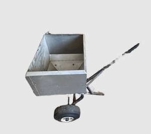 G - Lawn Spreader Spyker Tow-Behind Cart