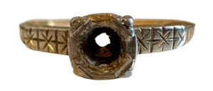 K - Vintage 14K Gold Ring Mount With Raised Setting