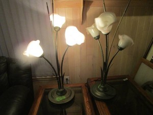 Lamps - table with Tiffany style li...