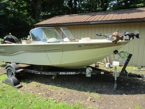 2005 Monark aluminum boat, 17ft 4in...