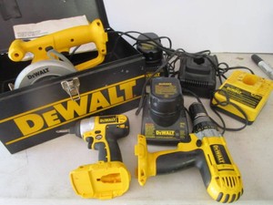 DeWalt tool package cutoff saw DW9...