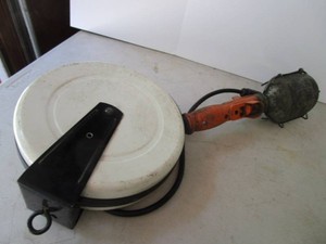 Retractable cord with work light...