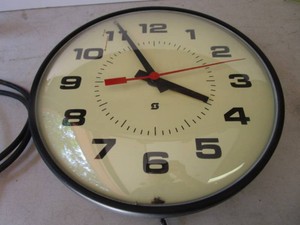 Shop clock, 14 convex glass, cord ...