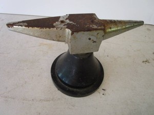 Jewelers anvil approx 8L...