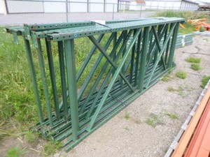 7 Pallet Racking 10 Uprights (Teardrop)