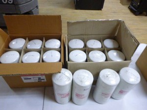 NEW 16 Fleetguard Fuel Filters